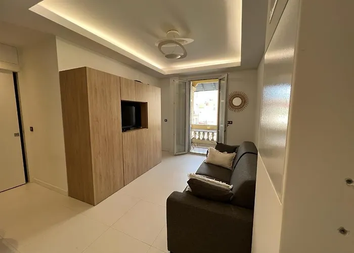 Apartment T2 Carre D'or Nizza